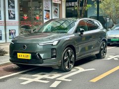 Volvo XC70 plug-in hybrid 2026 four-wheel drive ultra-long range Ultra - фото 1