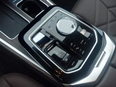 BMW 7 Series 2023 735Li Luxury Line - фото 11