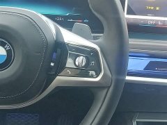BMW 7 Series 2023 735Li Luxury Line - фото 16