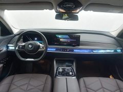 BMW 7 Series 2023 735Li Luxury Line - фото 7