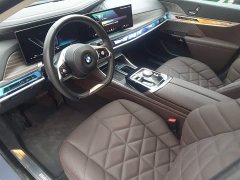 BMW 7 Series 2023 735Li Luxury Line - фото 8