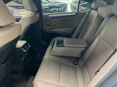 Lexus ES 300h Premium Edition - фото 10