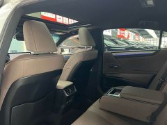 Lexus ES 300h Premium Edition - фото 11