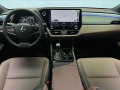 Lexus ES 300h Premium Edition - фото 12