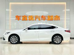 Lexus ES 300h Premium Edition - фото 4
