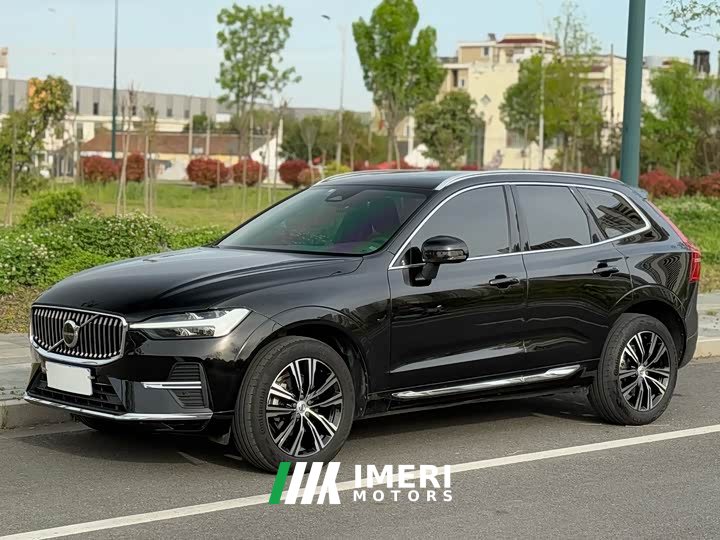Volvo XC60 2022 B5 four-wheel drive Zhiyuan Deluxe Edition - автомобиль из Китая