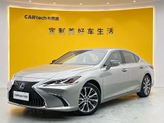Lexus ES 2020 300h Premium Edition - фото 1