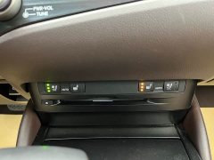 Lexus ES 2020 300h Premium Edition - фото 20