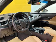 Lexus ES 2020 300h Premium Edition - фото 4
