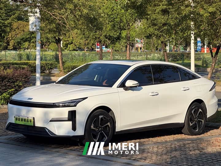 Geely Galaxy L6 EM-i 140km Discovery Edition - автомобиль из Китая