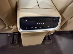 AITO Wenjie M9 2024 extended range Max version 42kWh 6-seater version - фото 9