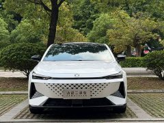 Changan UNI-V 1.5T premium - фото 2