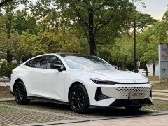 Changan UNI-V 1.5T premium - фото 3