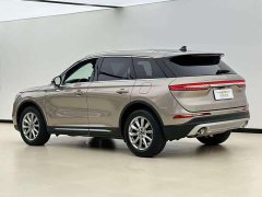 Lynk & Co Adventurer 2.0T two-wheel drive exclusive edition - фото 3