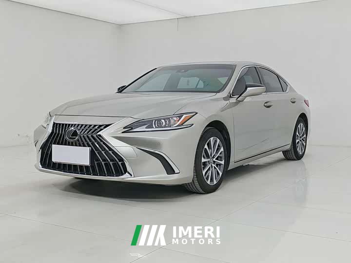 Lexus ES 200 Premium Edition - автомобиль из Китая