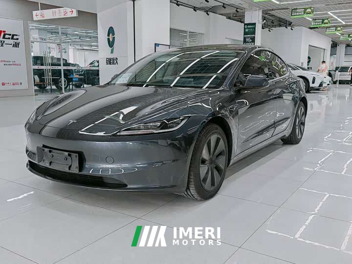 Tesla Model 3 rear-wheel drive version
