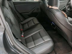 Tesla Model 3 rear-wheel drive version - фото 12