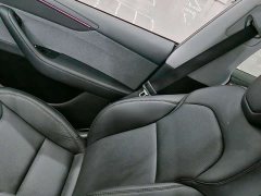 Tesla Model Y rear-wheel drive version - фото 10