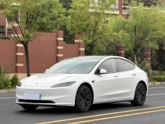 Tesla Model 3 facelift rear-wheel drive version - фото 1