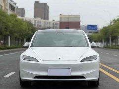 Tesla Model 3 facelift rear-wheel drive version - фото 2