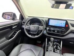 Toyota Highlander 2022 dual engine 2.5L four-wheel drive premium version 7 seats - фото 12
