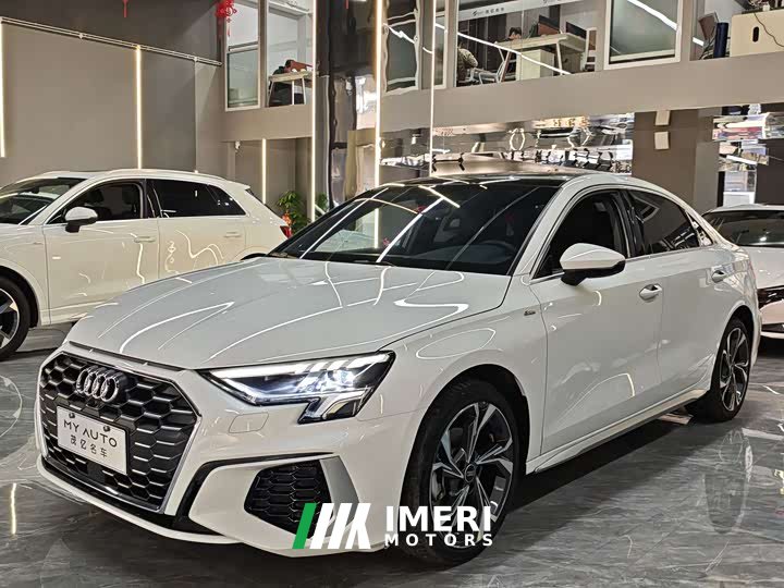 Audi A3 A3L Limousine 35 TFSI Luxury Sport - автомобиль из Китая