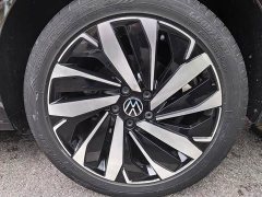 Volkswagen Passat 2023 330TSI Luxury Edition - фото 18