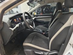 Volkswagen Golf 200TSI DSG Pro - фото 11