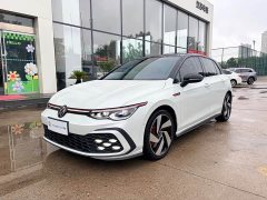 Volkswagen Golf GTI 2023 380TSI DSG GTI - фото 2