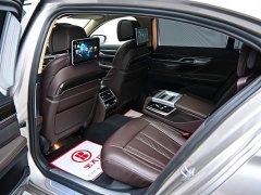 BMW 7 Series 730Li Luxury Package - фото 13