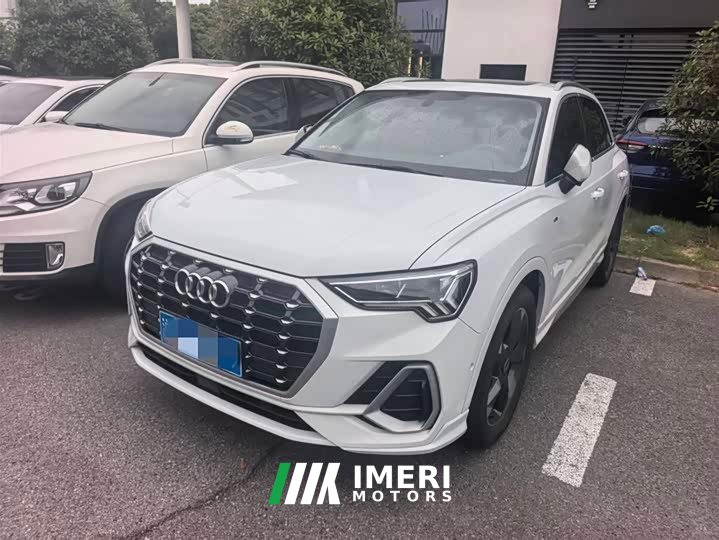 Audi Q3 2023 35 TFSI Fashionable and Dynamic (1.4T) - автомобиль из Китая