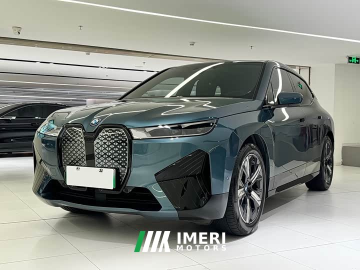 BMW iX 2023 facelift xDrive40 - автомобиль из Китая