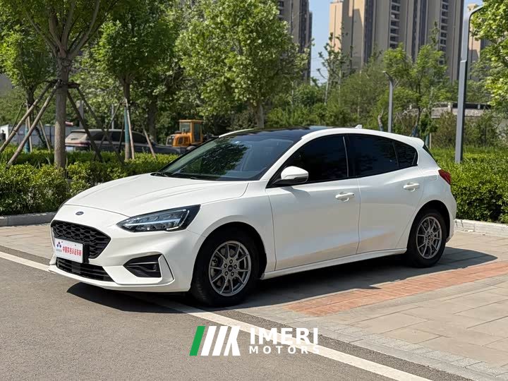 Ford Focus Hatchback EcoBoost 180 Automatic NeochaEDGE - автомобиль из Китая