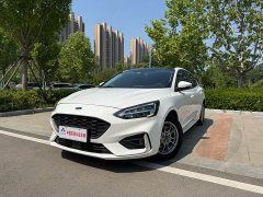 Ford Focus Hatchback EcoBoost 180 Automatic NeochaEDGE - фото 5