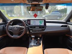 Lexus ES 200 Excellence Edition - фото 13