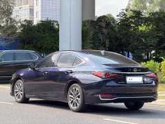 Lexus ES 200 Excellence Edition - фото 4