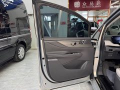 Buick GL8 Lu Zun Smart Edition - фото 11