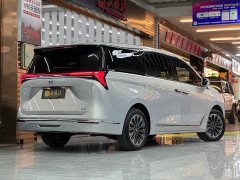 Buick GL8 Lu Zun Smart Edition - фото 3