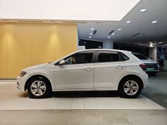 Volkswagen Polo facelift Plus 1.5L automatic indulgence version - фото 6