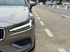 Volvo S60 T4 Momentum Luxury Edition - фото 2