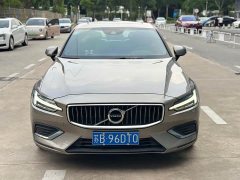 Volvo S60 T4 Momentum Luxury Edition - фото 3