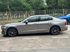 Volvo S60 T4 Momentum Luxury Edition - фото 6