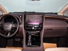 Toyota Wilfa Crown Dual Engine 2.5L Supreme Executive Edition - фото 14