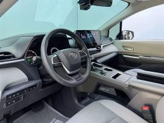 Toyota Grevia 2023 2.5L Hybrid Premium PLUS Edition - фото 18