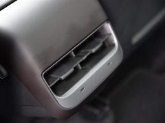 Tesla Model Y long-range all-wheel drive version - фото 15