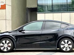 Tesla Model Y 2022 facelift, long-range all-wheel drive version - фото 3