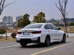 BMW 3 Series 325Li M Sports Package - фото 5