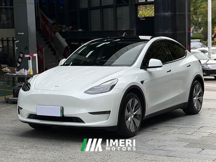 Tesla Model Y long-range all-wheel drive version