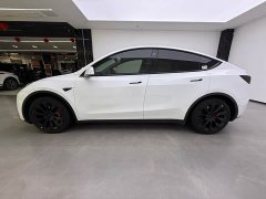 Tesla Model Y rear-wheel drive version - фото 6