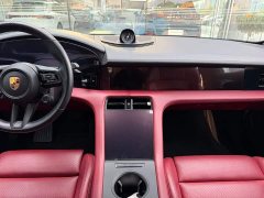 Porsche Taycan - фото 8